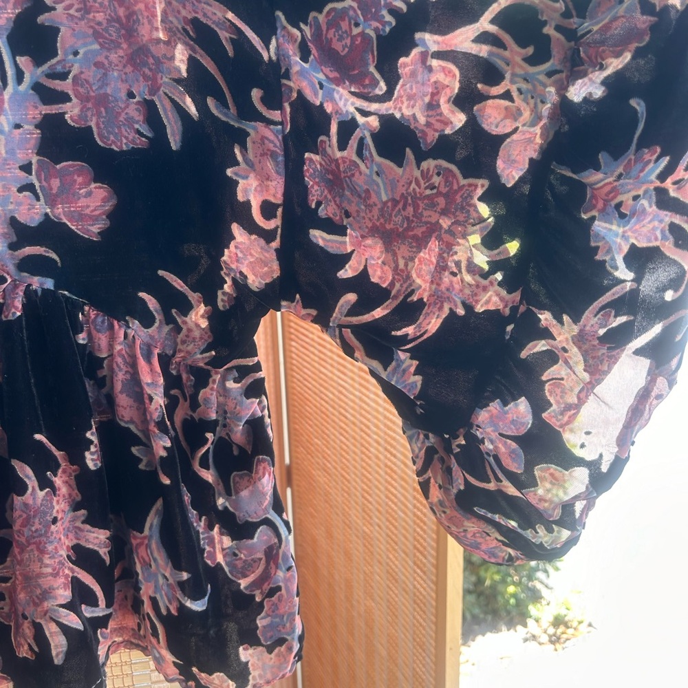 I great condition xs small blouse / duster
